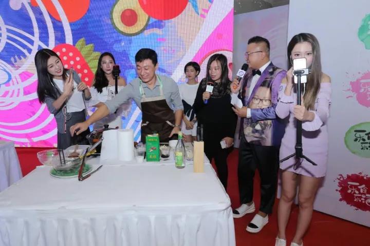 微信图片_20171111230405.jpg Ag集团